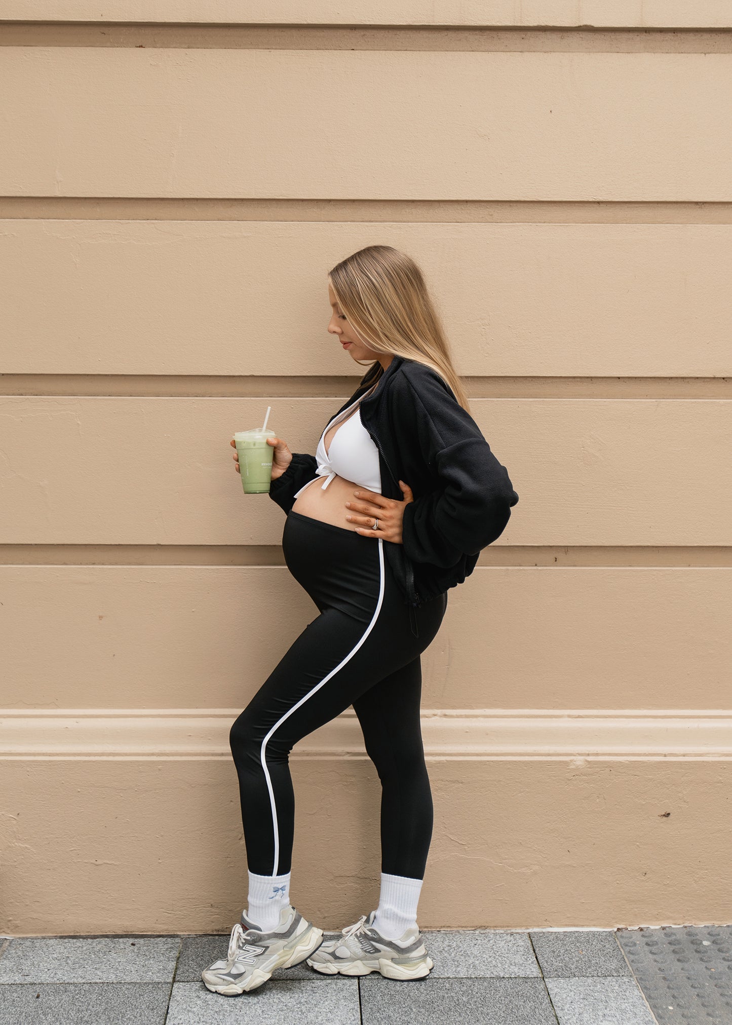 Maternity Contour Stripe Leggings – Black & White